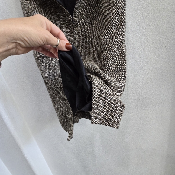 Layfette148 tweed skirt brown/tan fully lined, vented back size 0P - Picture 6 of 6